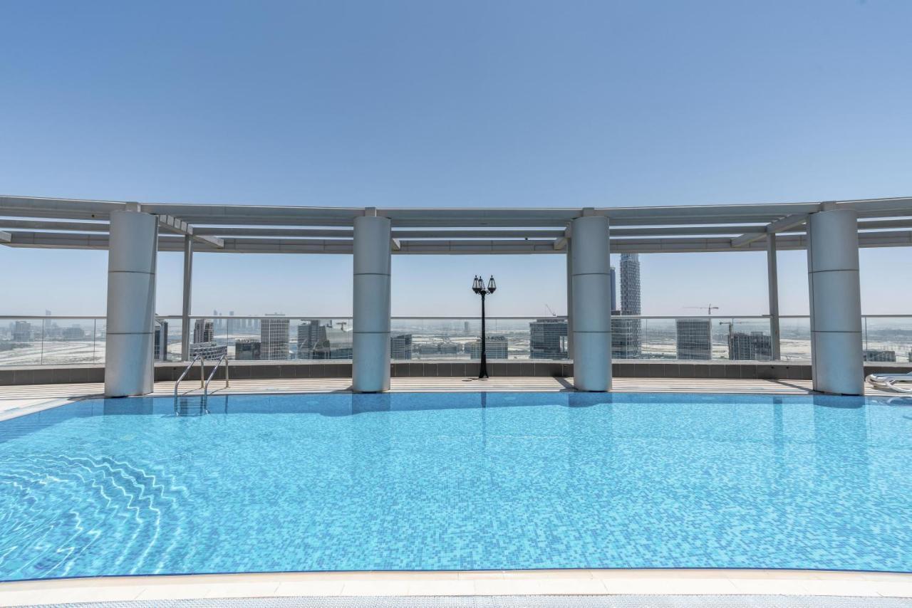 Spacious 2 Beds 5 Min Walk From Dubai Mall With Brand New Gym And Rooftop Swimming Pool Apartment Bagian luar foto