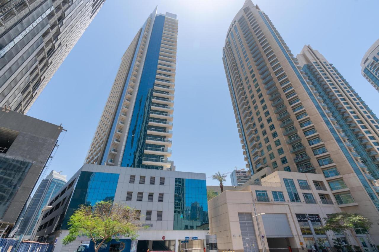 Spacious 2 Beds 5 Min Walk From Dubai Mall With Brand New Gym And Rooftop Swimming Pool Apartment Bagian luar foto