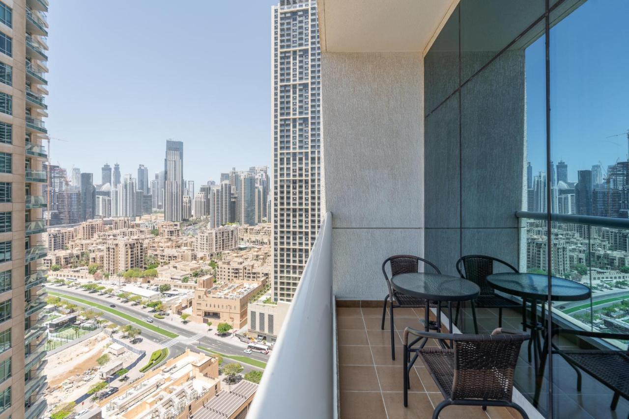 Spacious 2 Beds 5 Min Walk From Dubai Mall With Brand New Gym And Rooftop Swimming Pool Apartment Bagian luar foto