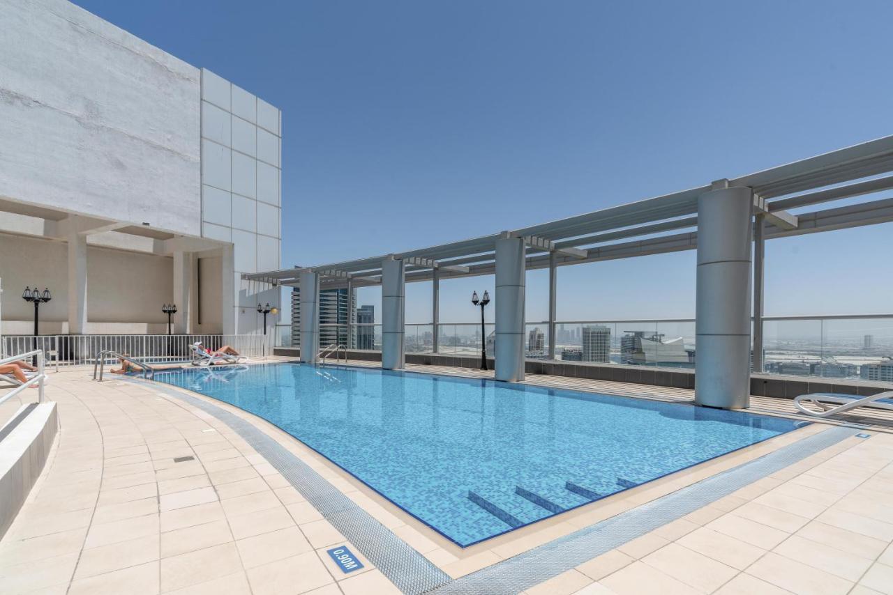 Spacious 2 Beds 5 Min Walk From Dubai Mall With Brand New Gym And Rooftop Swimming Pool Apartment Bagian luar foto